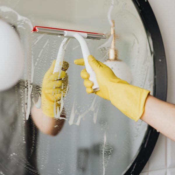 10 Cleaning Hacks from the Experts at Sunrise Cleaning Services